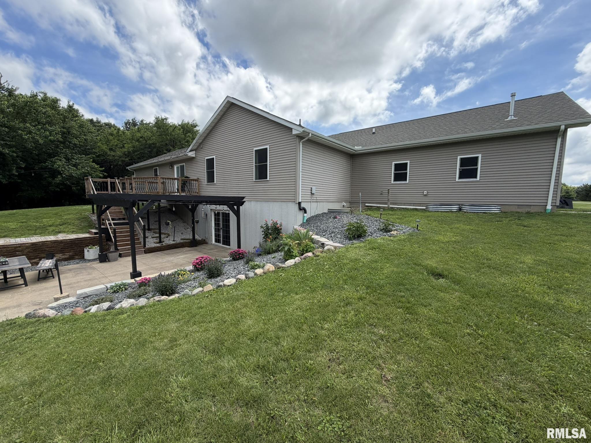 324 Casey Road Farmington, IL 61531 - Photo 11 of 68
