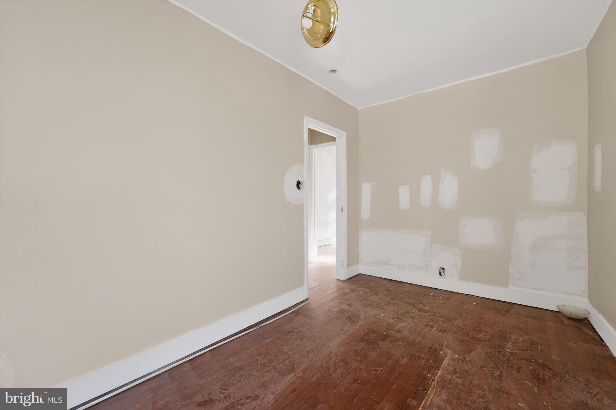 900 North Franklintown Road Baltimore, MD 21216 - Photo 12 of 16 a view of an empty room