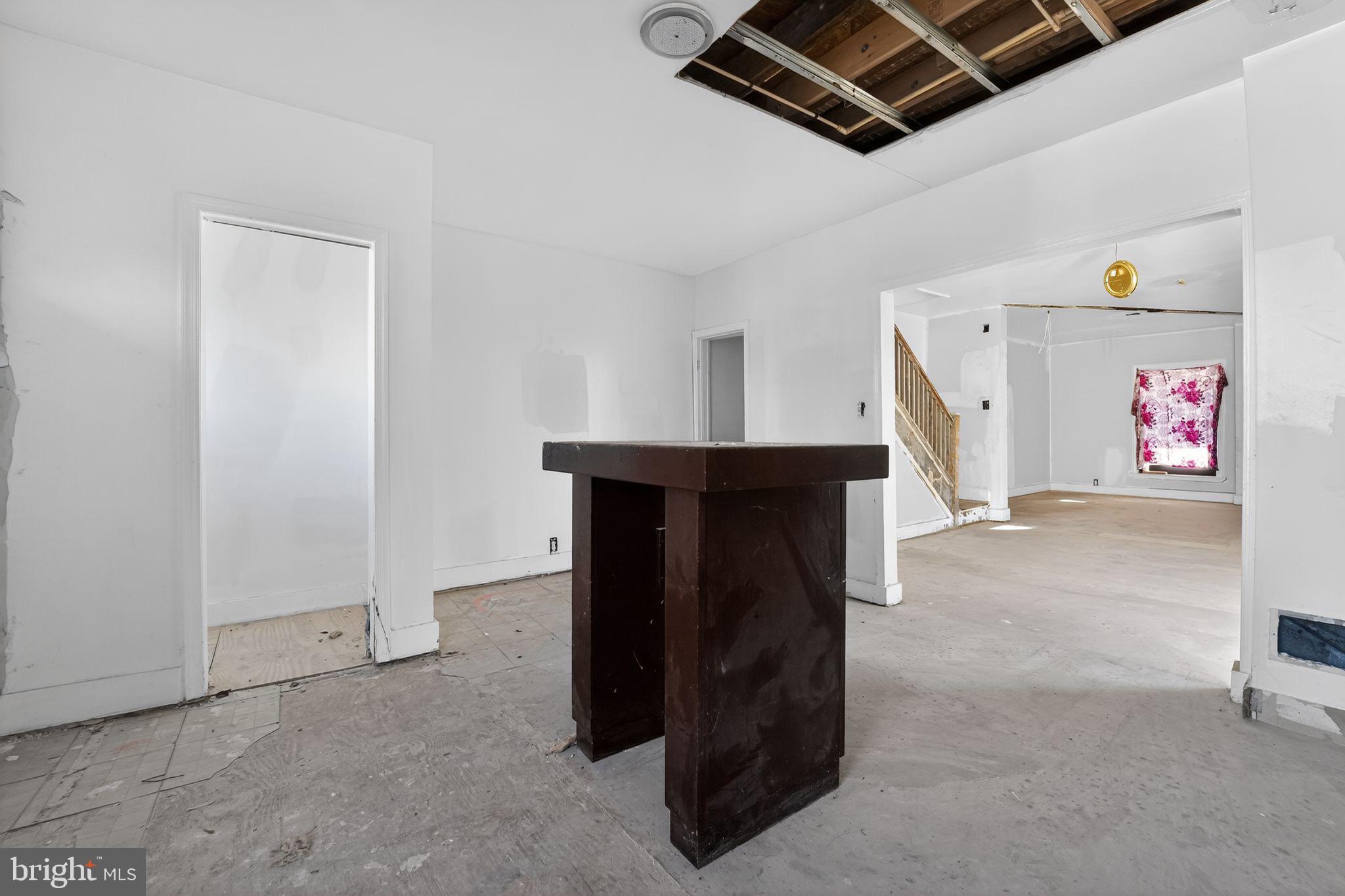 900 North Franklintown Road Baltimore, MD 21216 - Photo 7 of 16 a view of entryway and kitchen