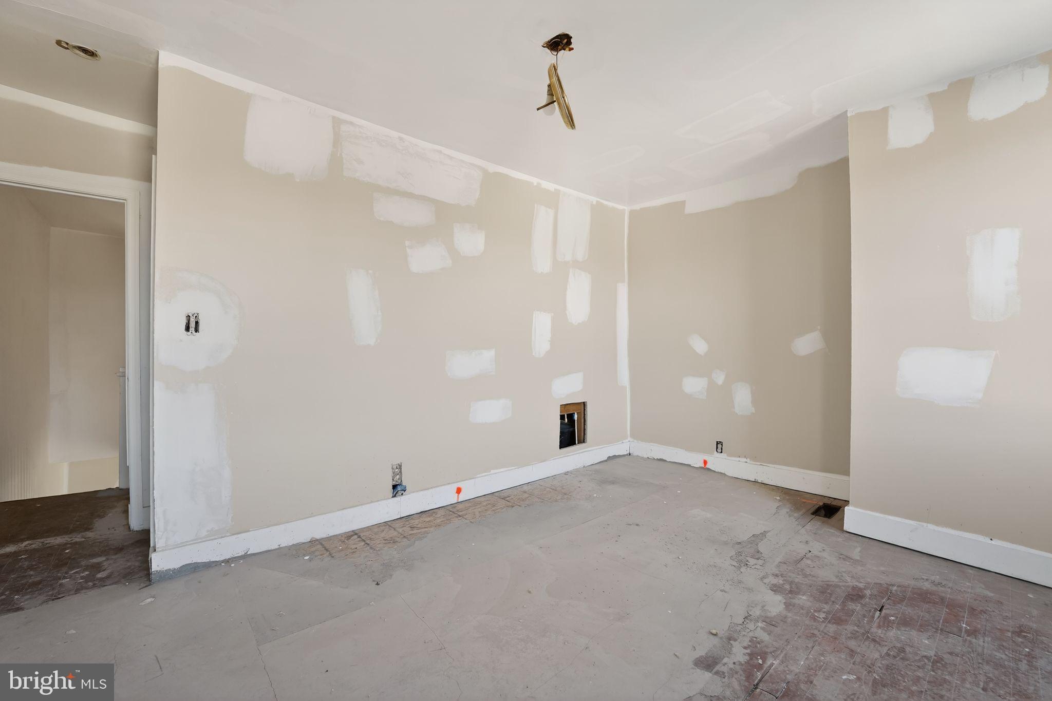 900 North Franklintown Road Baltimore, MD 21216 - Photo 10 of 16 a view of an empty room