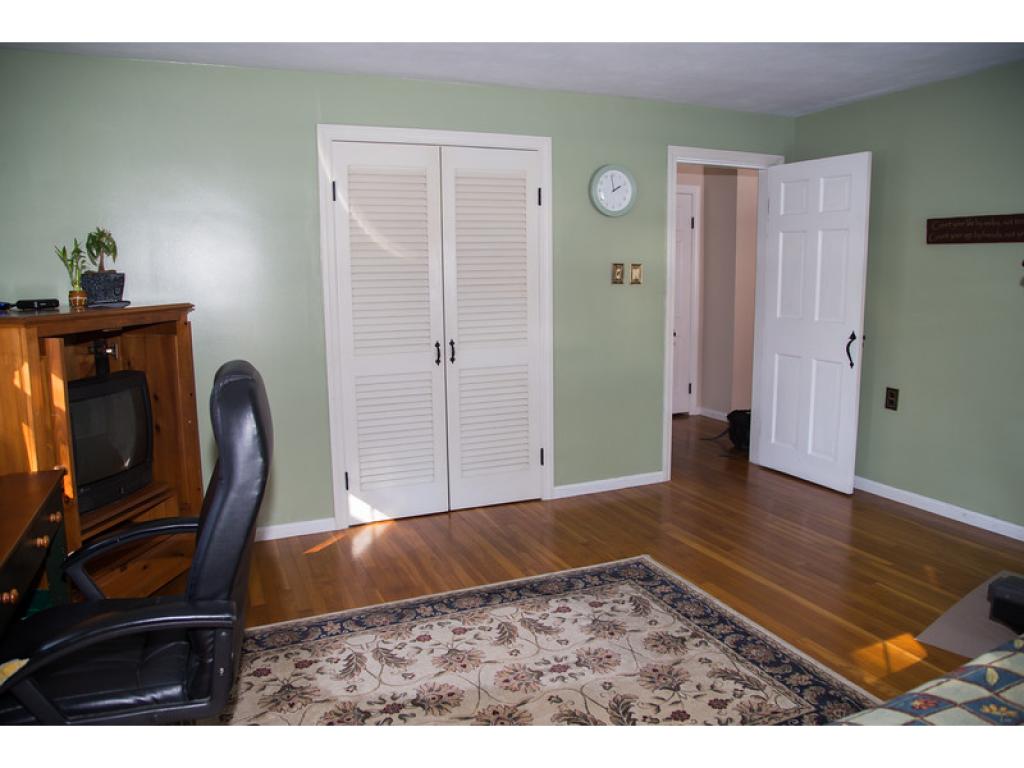 92 N Road Sandown, NH 03873 - Photo 15 of 30
