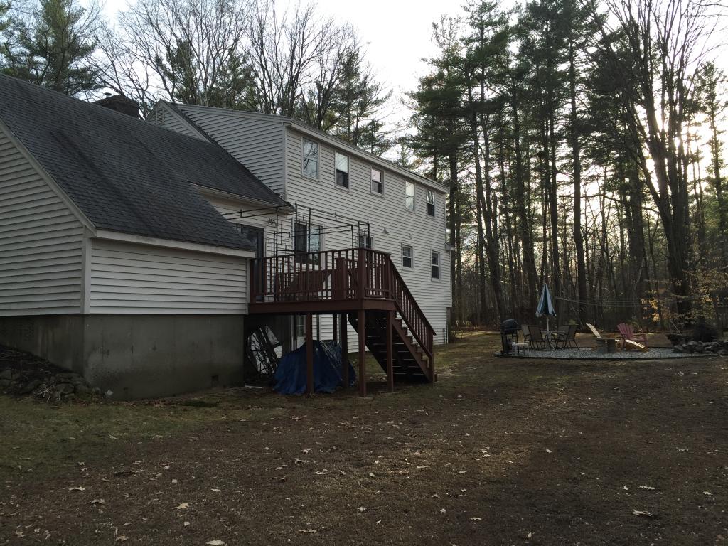 92 N Road Sandown, NH 03873 - Photo 3 of 30