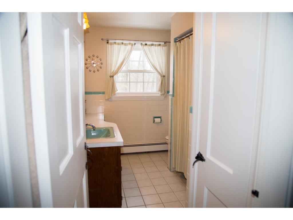 92 N Road Sandown, NH 03873 - Photo 21 of 30