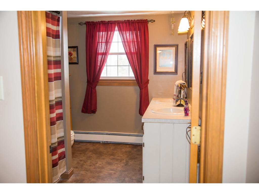 92 N Road Sandown, NH 03873 - Photo 22 of 30