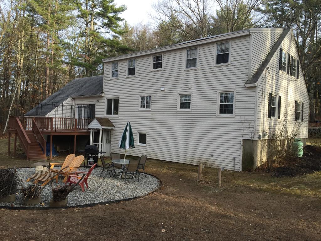 92 N Road Sandown, NH 03873 - Photo 4 of 30