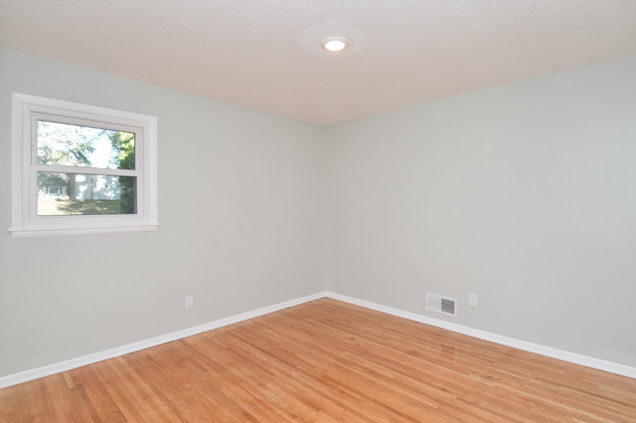 7216 33rd Avenue North Crystal, MN 55427 - Photo 16 of 37