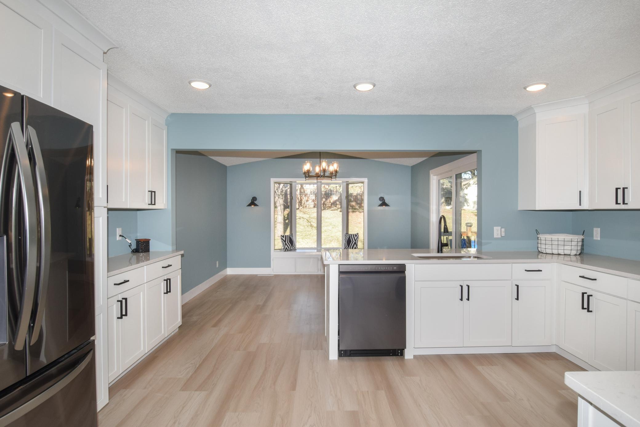 7216 33rd Avenue North Crystal, MN 55427 - Photo 5 of 37