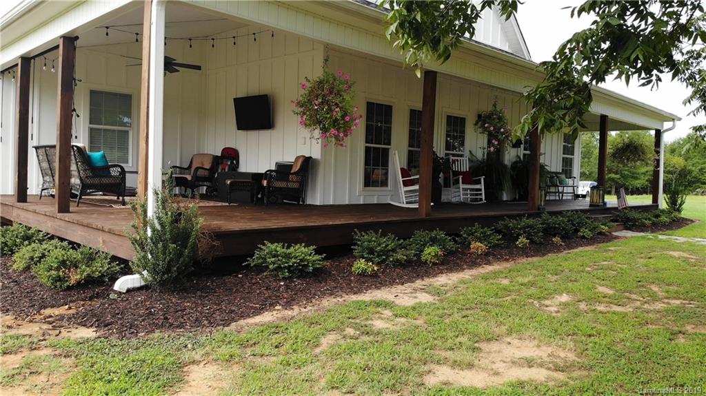 796 Johnson Road Columbus, NC 28722 - Photo 3 of 42