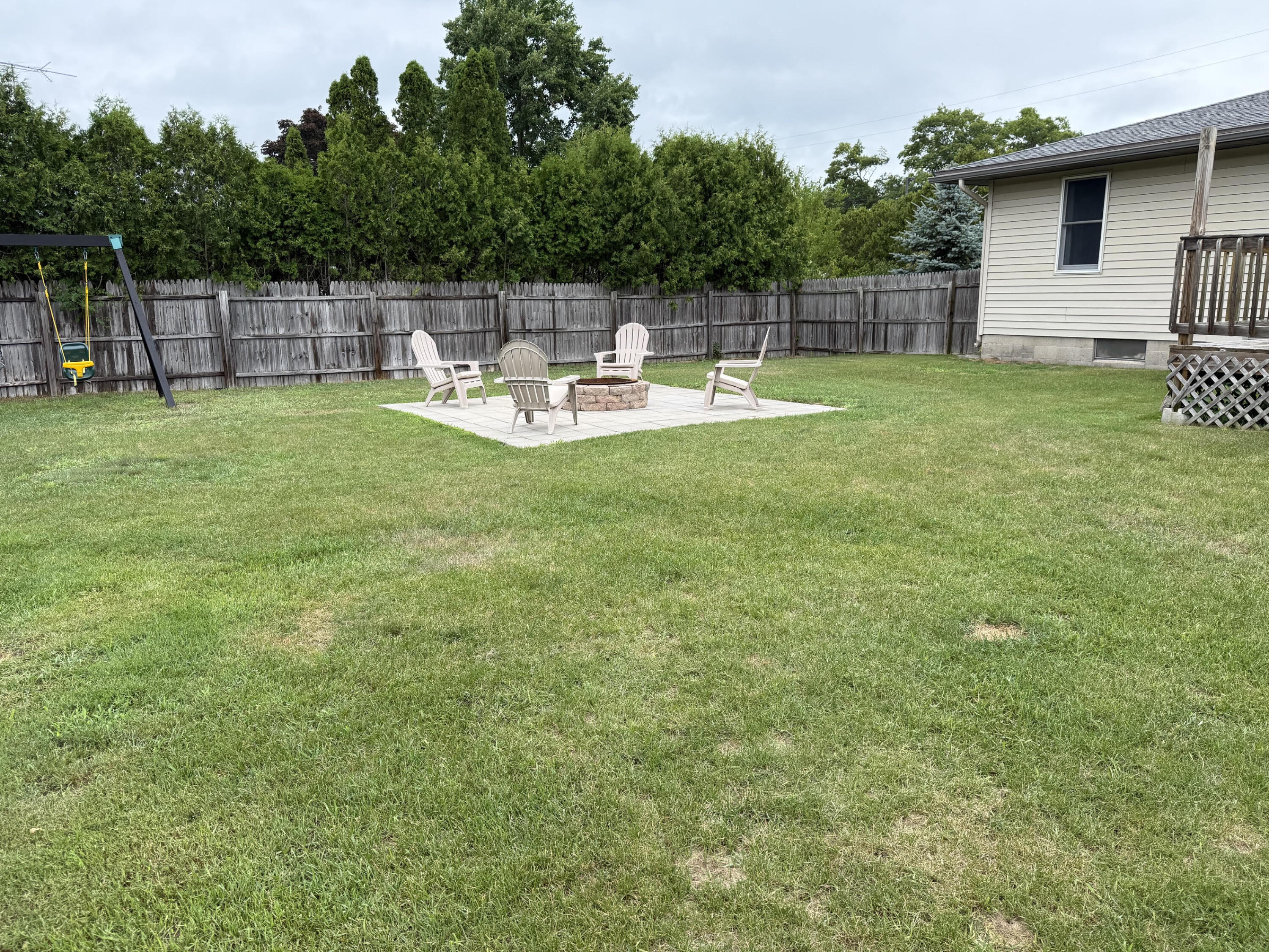 1400 Perry Street Manistee, MI 49660 - Photo 26 of 34 Big back yard