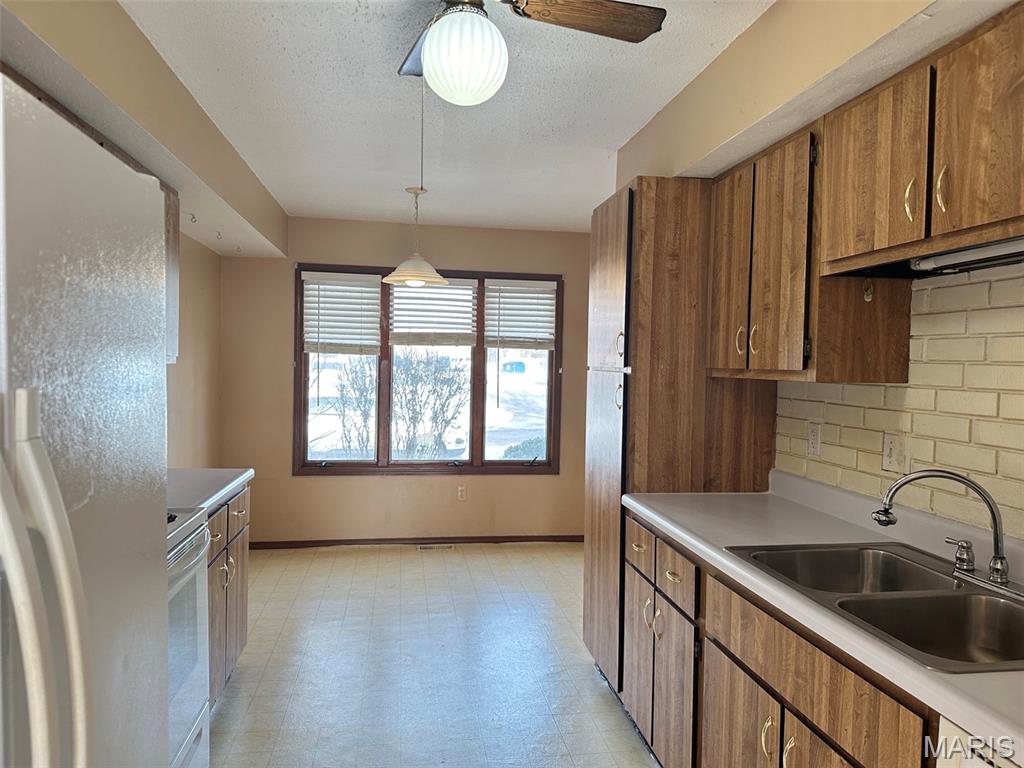 24 Timberbrook Drive, Unit C St. Peters, MO 63376 - Photo 4 of 19