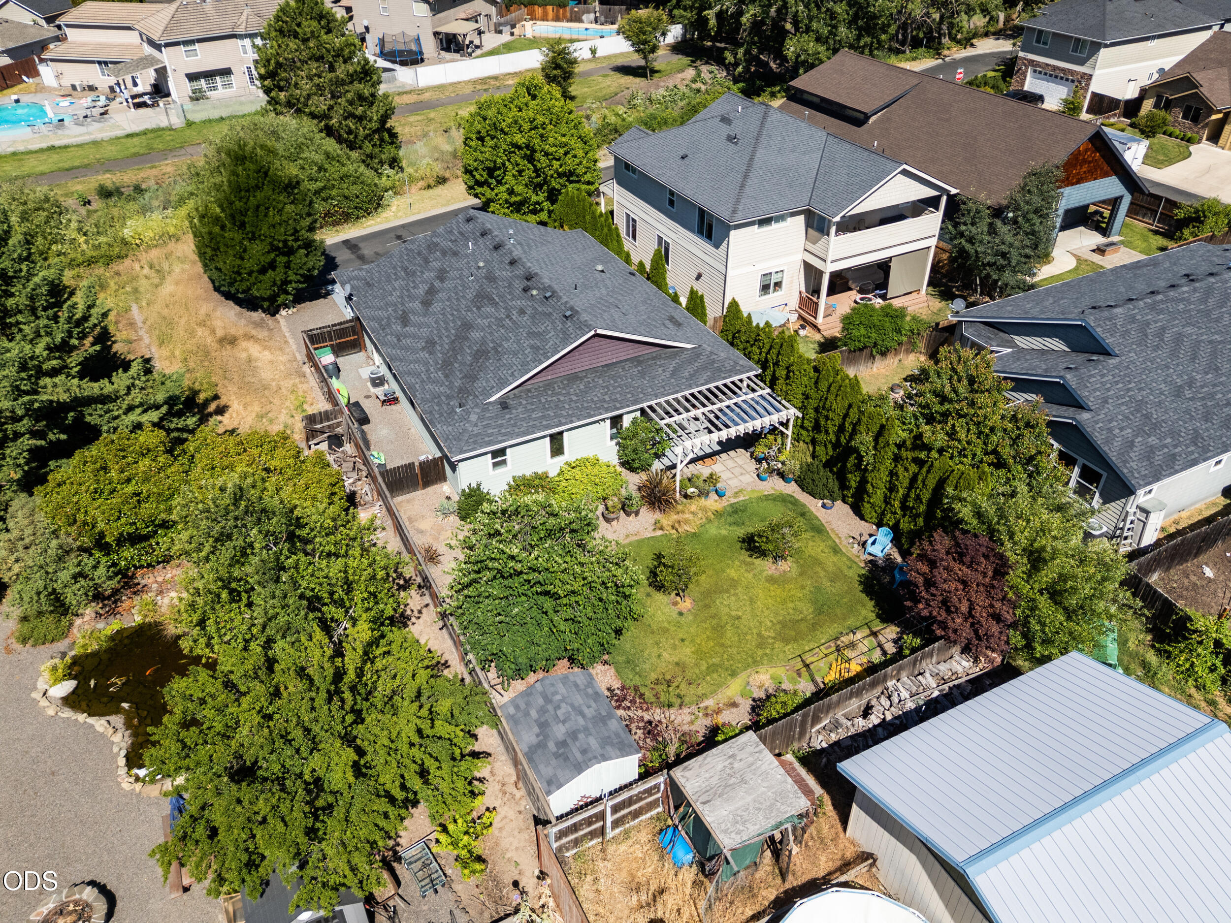 887 Holley Way Central Point, OR 97502 - Photo 27 of 41