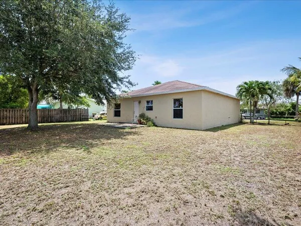 $330,000 | 913 Southeast Forrest Park Drive, Stuart, FL 34994