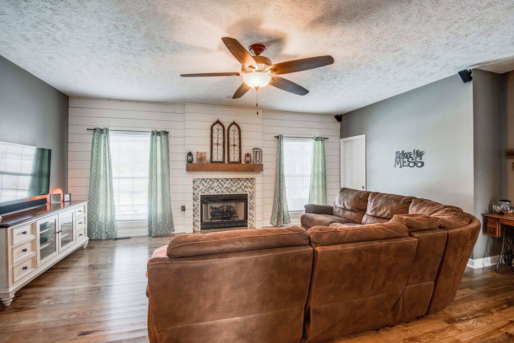 445 Buddy Road Burns, TN 37029 - Photo 2 of 27 Gallery Image 2