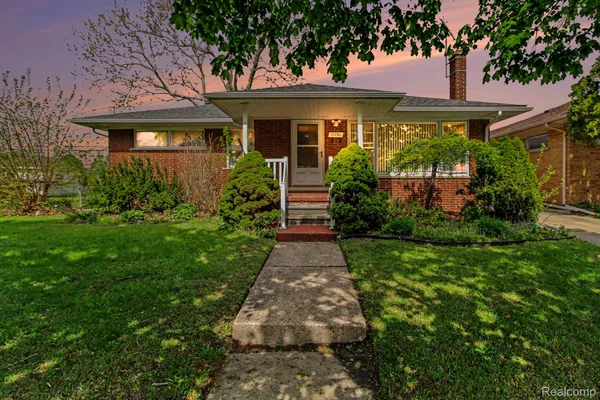 $259,900 | 17751 Ruth Street, Melvindale, MI 48122