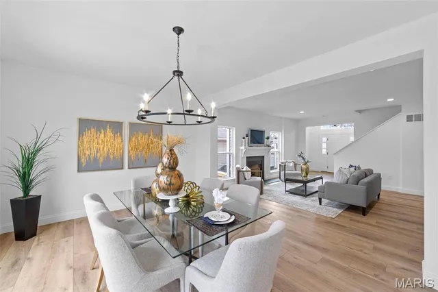 $579,900 | 119 Monica Drive, Sunset Hills, MO 63127