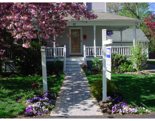 63 Hemlock Street Needham, MA 02492 - Photo 2 of 11 Gallery Image 2