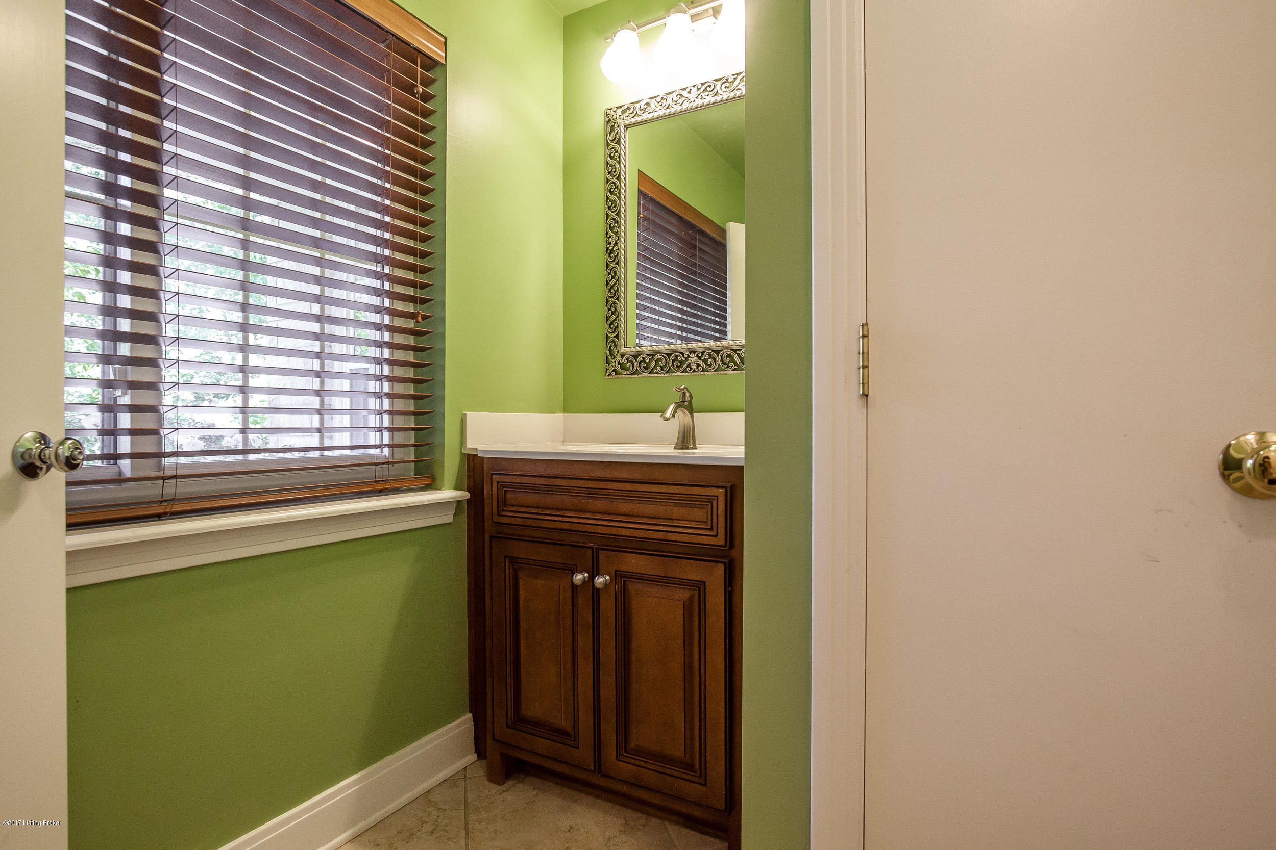 29 Sterling Road Louisville, KY 40220 - Photo 33 of 54 29 Sterling Rd-36