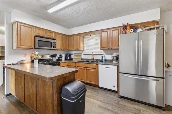 $170,000 | 521 Sunset Circle, Columbus, KS 66725