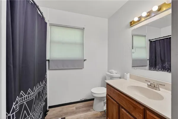 $170,000 | 521 Sunset Circle, Columbus, KS 66725