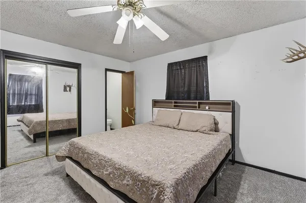 $170,000 | 521 Sunset Circle, Columbus, KS 66725