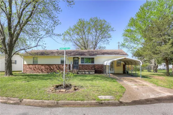 $170,000 | 521 Sunset Circle, Columbus, KS 66725