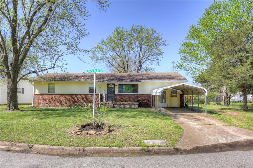 521 Sunset Circle Columbus, KS 66725 - Photo 2 of 26