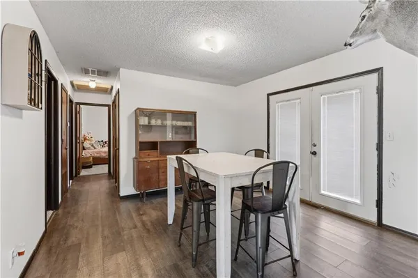 $170,000 | 521 Sunset Circle, Columbus, KS 66725