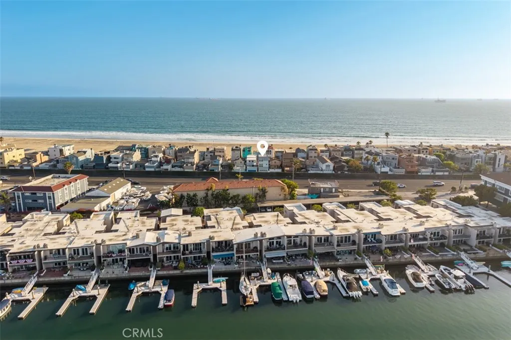 55 Surfside Avenue Surfside, CA 92649 - Photo 47 of 51