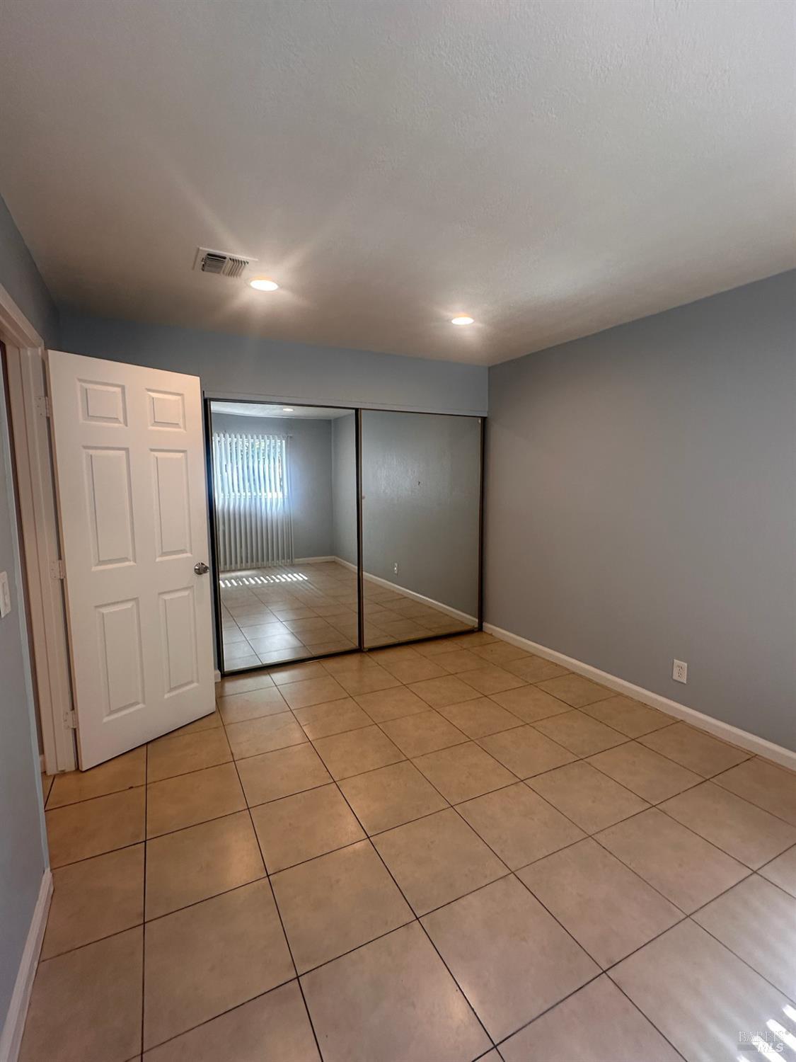 420 Marshall Road, Unit B Vacaville, CA 95687 - Photo 3 of 12 Gallery Image 3