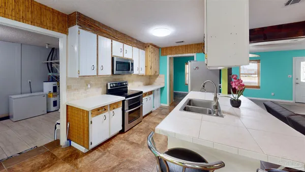 $2,300 | 1059 Woodlore Circle, Gulf Breeze, FL 32563