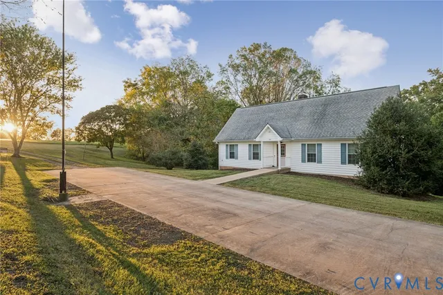 $450,000 | 542 Ampthill Road, Cartersville, VA 23027