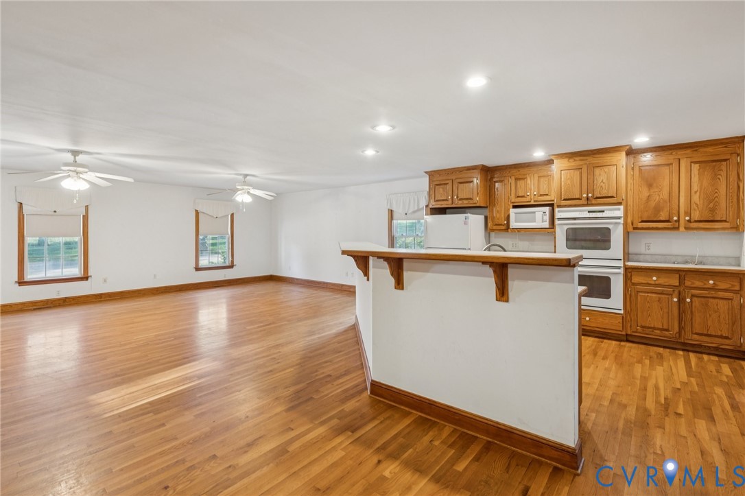 542 Ampthill Road Cartersville, VA 23027 - Photo 7 of 43