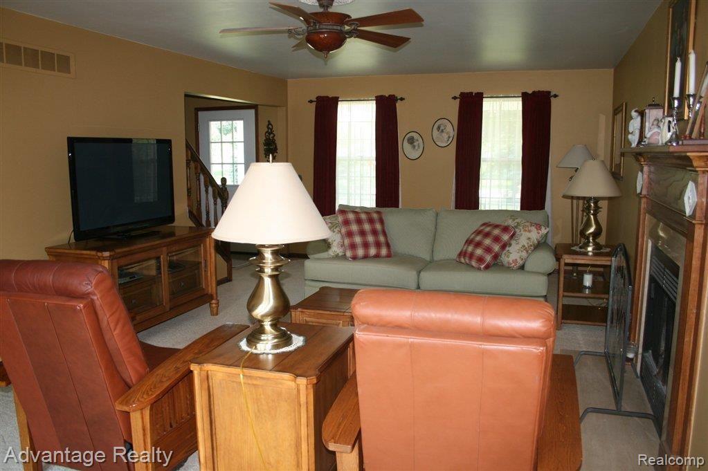 51875 Fairchild Road New Baltimore, MI 48051 - Photo 3 of 24 IMG_1946.JPG