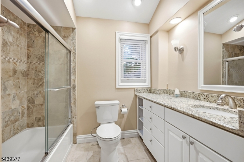 47 Crossbrook Road Livingston, NJ 07039 - Photo 18 of 35