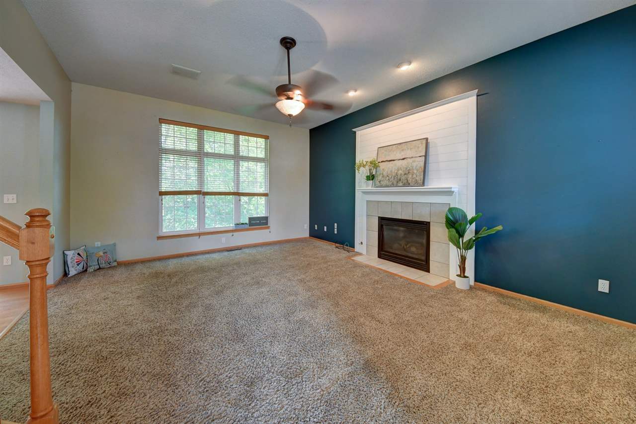 4909 North Willowbend Road Northeast Cedar Rapids, IA 52411 - Photo 11 of 43 Gallery Image 11