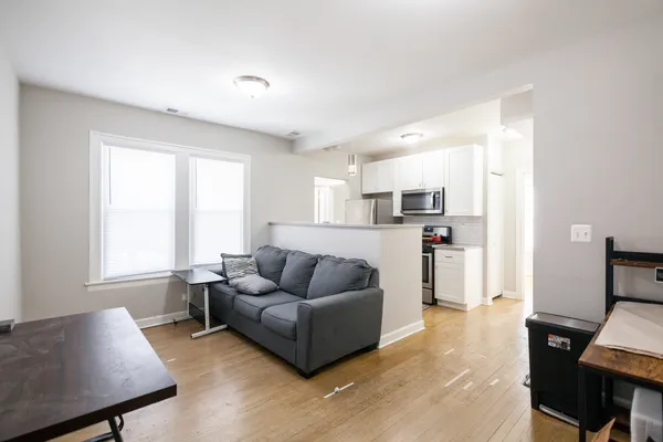 $1,980 | 3650 West Eddy Street, Unit 2, Chicago, IL 60618