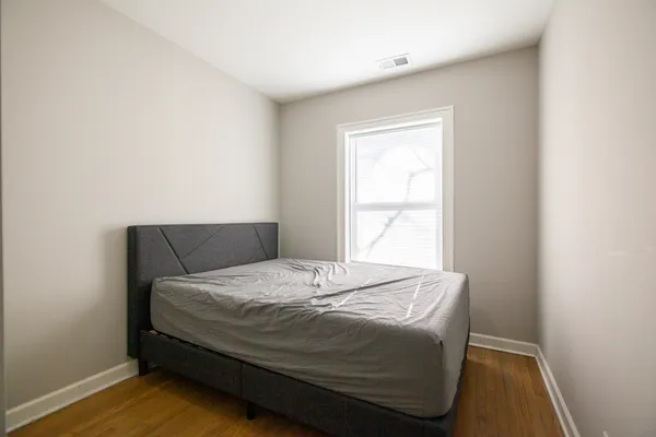 $1,980 | 3650 West Eddy Street, Unit 2, Chicago, IL 60618