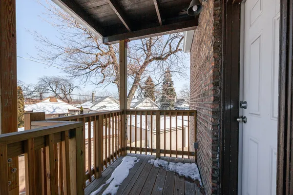 $1,980 | 3650 West Eddy Street, Unit 2, Chicago, IL 60618