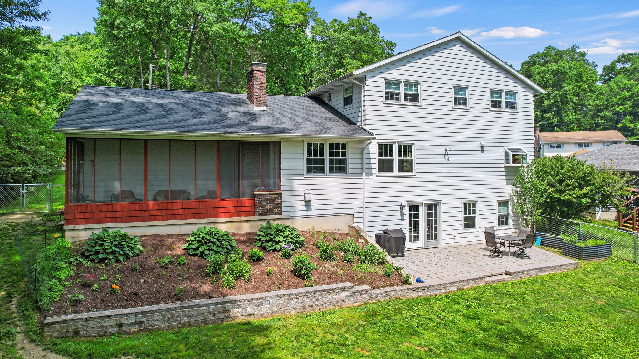 319 Ridgefield Road Endicott, NY 13760 - Photo 7 of 50