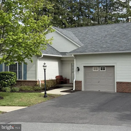 $575,000 | 4 Empress Court, Princeton, NJ 08540