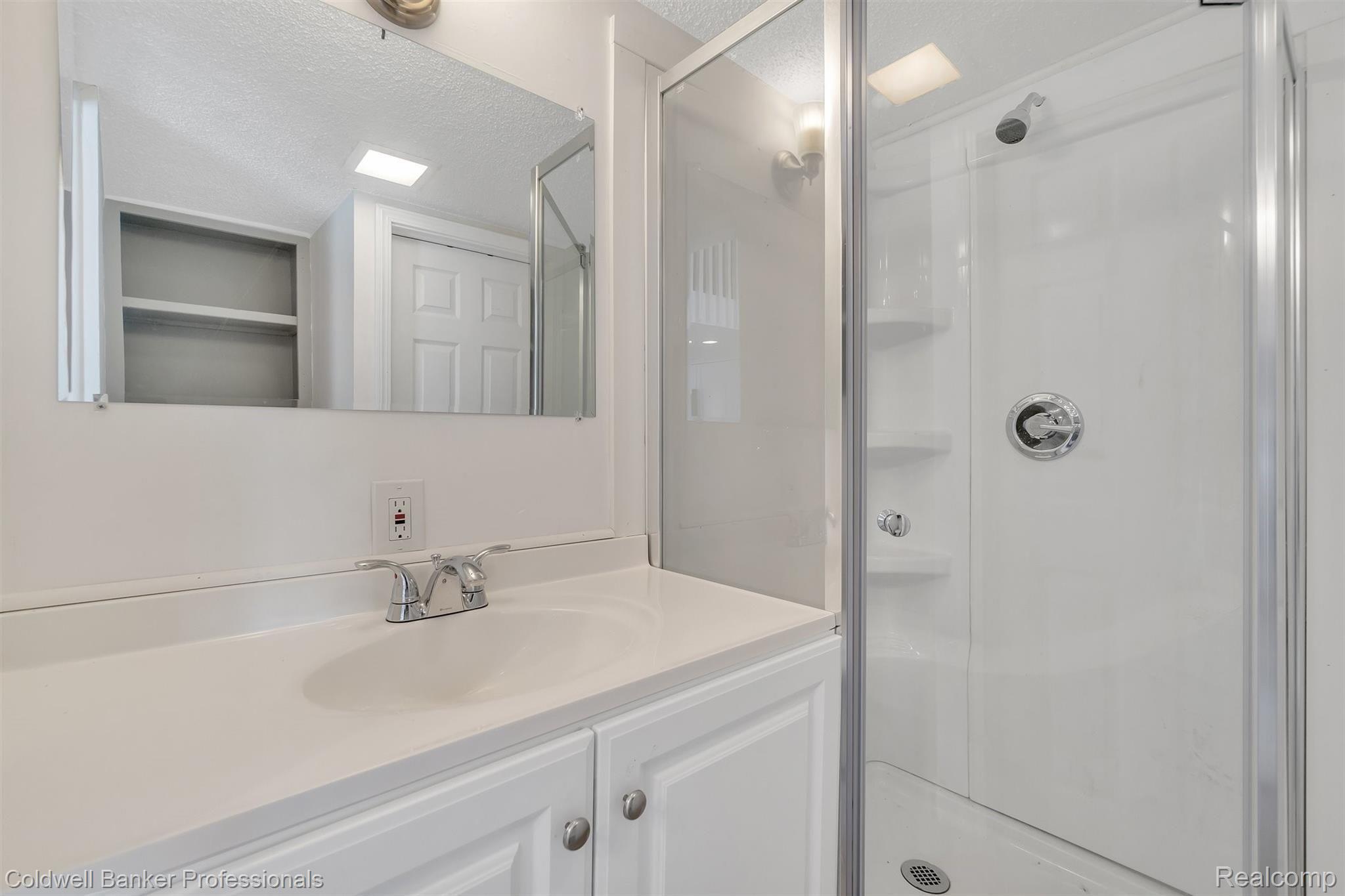 1280 East Mt Morris Road Mount Morris, MI 48458 - Photo 15 of 48 17-1280 E Mount Morris-17.jpg