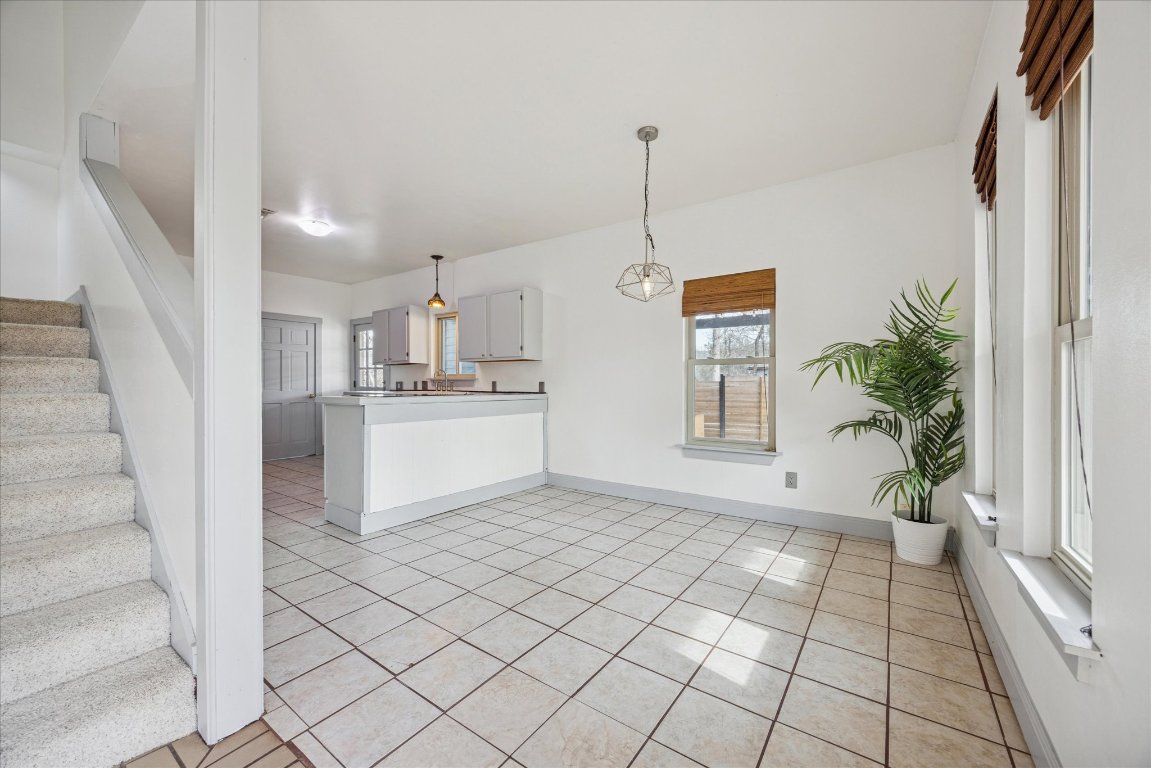 13918 Hummingbird Lane Austin, TX 78732 - Photo 8 of 32