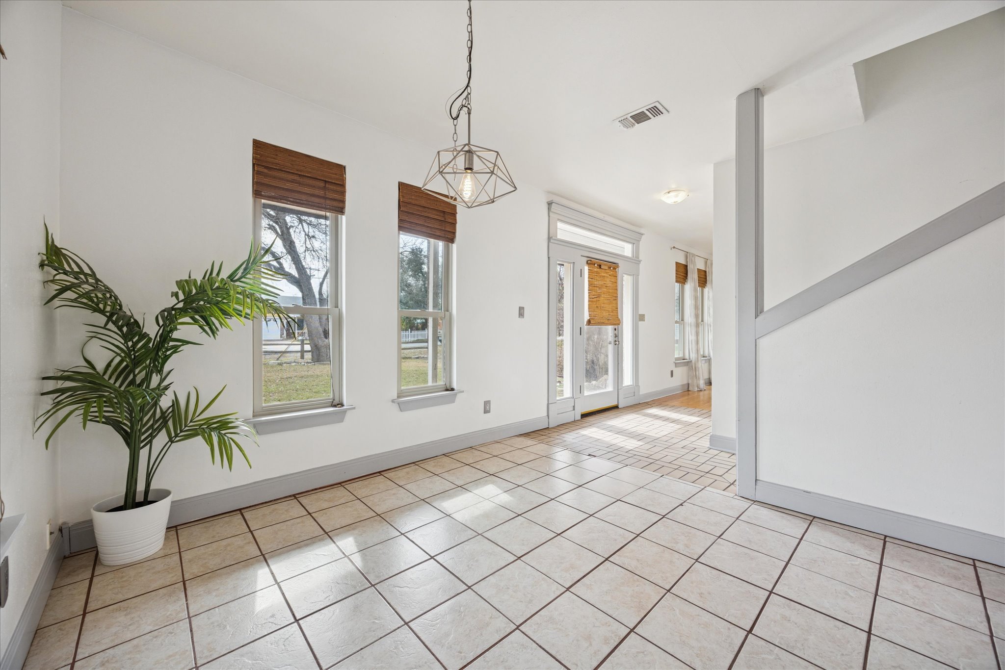 13918 Hummingbird Lane Austin, TX 78732 - Photo 9 of 32