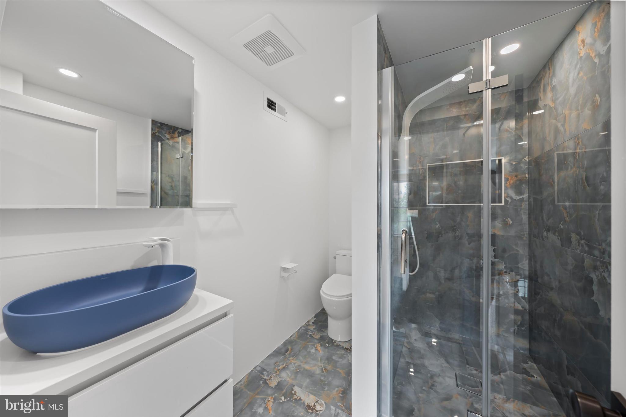 1525 35th Street Northwest Washington, DC 20007 - Photo 31 of 43 Bathroom 6