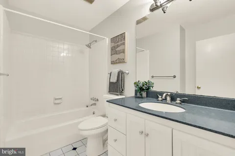 $999,900 | 8 Sangamore Court, Bethesda, MD 20816