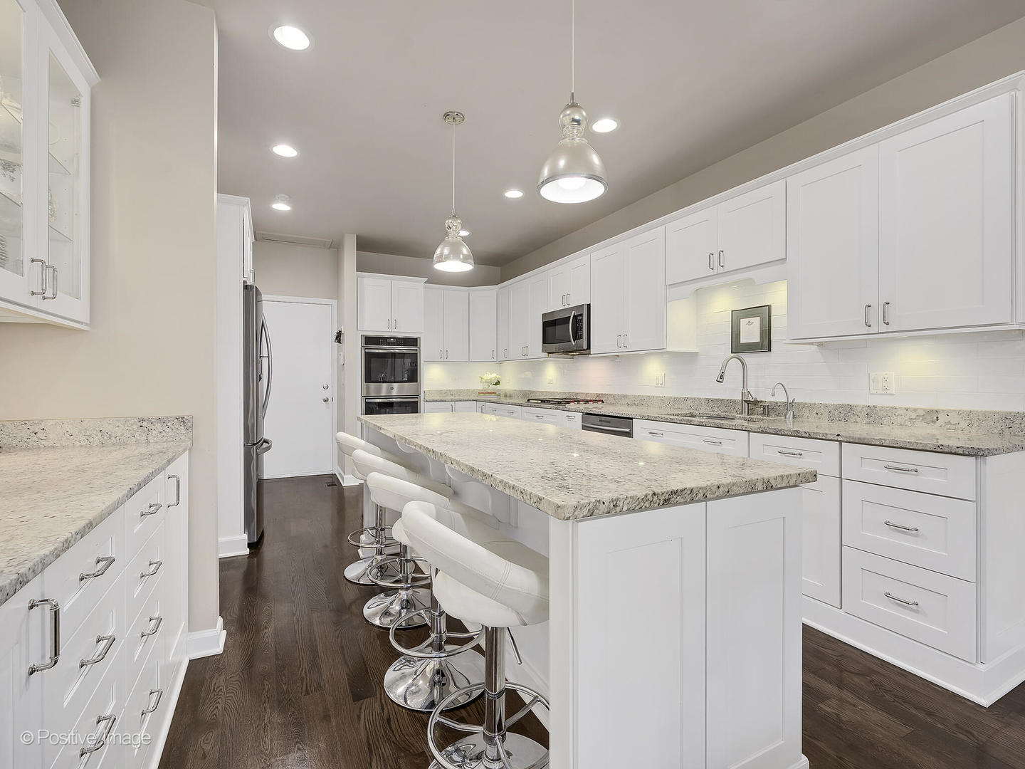100 Waterside Place Burr Ridge, IL 60527 - Photo 4 of 19 Gallery Image 4