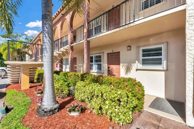 $230,000 | 2600 South Kanner Highway, Unit Y5, Stuart, FL 34994
