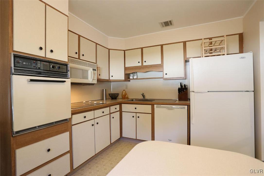 419 Barrett Road Emmaus, PA 18049 - Photo 14 of 26 Gallery Image 14