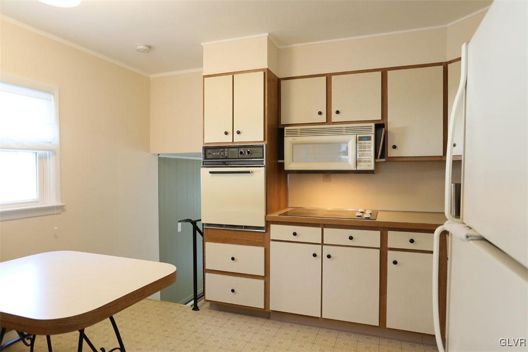 419 Barrett Road Emmaus, PA 18049 - Photo 15 of 26 Gallery Image 15
