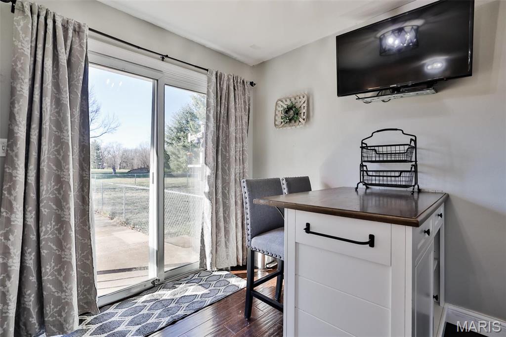 1625 Fosterburg Road Brighton, IL 62012 - Photo 4 of 83
